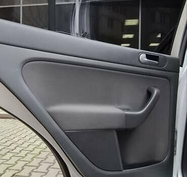 Серый Фольксваген Гольф Плюс, объемом двигателя 1.6 л и пробегом 191 тыс. км за 6900 $, фото 51 на Automoto.ua