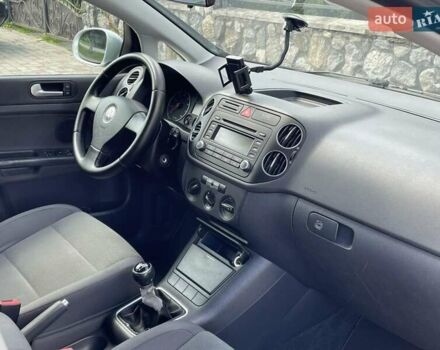 Серый Фольксваген Гольф Плюс, объемом двигателя 1.6 л и пробегом 202 тыс. км за 5800 $, фото 6 на Automoto.ua