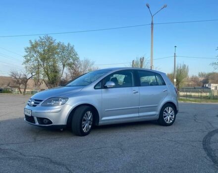 Серый Фольксваген Гольф Плюс, объемом двигателя 1.4 л и пробегом 186 тыс. км за 6300 $, фото 2 на Automoto.ua
