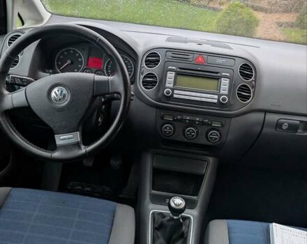 Сірий Фольксваген Golf Plus, об'ємом двигуна 1.62 л та пробігом 194 тис. км за 6000 $, фото 23 на Automoto.ua