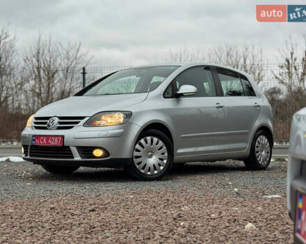 Серый Фольксваген Гольф Плюс, объемом двигателя 1.6 л и пробегом 220 тыс. км за 6190 $, фото 7 на Automoto.ua