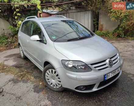 Серый Фольксваген Гольф Плюс, объемом двигателя 1.4 л и пробегом 193 тыс. км за 6400 $, фото 2 на Automoto.ua