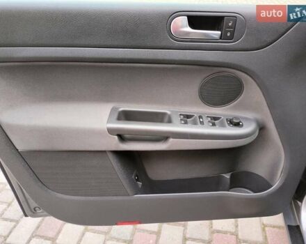 Серый Фольксваген Гольф Плюс, объемом двигателя 1.6 л и пробегом 106 тыс. км за 7300 $, фото 64 на Automoto.ua