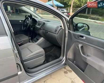 Серый Фольксваген Гольф Плюс, объемом двигателя 1.6 л и пробегом 142 тыс. км за 6500 $, фото 17 на Automoto.ua