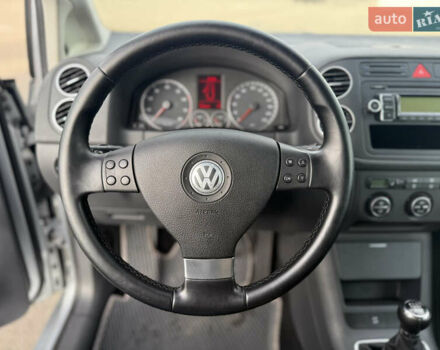 Серый Фольксваген Гольф Плюс, объемом двигателя 1.39 л и пробегом 252 тыс. км за 5900 $, фото 23 на Automoto.ua