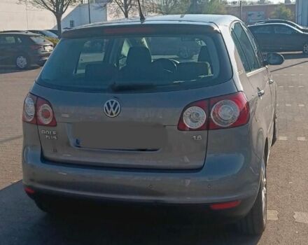 Серый Фольксваген Гольф Плюс, объемом двигателя 1.6 л и пробегом 227 тыс. км за 5999 $, фото 6 на Automoto.ua