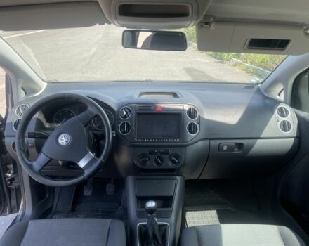 Серый Фольксваген Гольф Плюс, объемом двигателя 1.9 л и пробегом 240 тыс. км за 6500 $, фото 4 на Automoto.ua