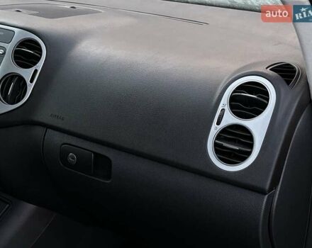 Серый Фольксваген Гольф Плюс, объемом двигателя 1.6 л и пробегом 223 тыс. км за 7499 $, фото 88 на Automoto.ua