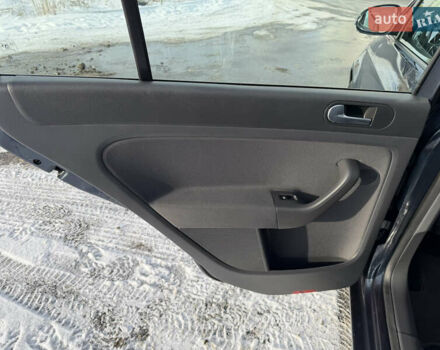 Сірий Фольксваген Golf Plus, об'ємом двигуна 1.6 л та пробігом 197 тис. км за 7999 $, фото 21 на Automoto.ua