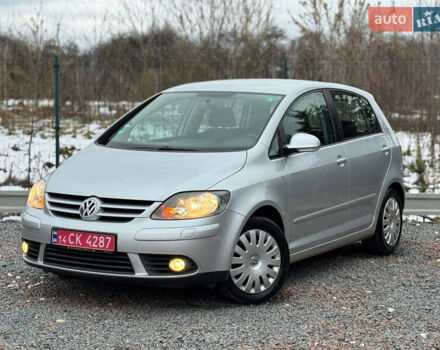 Серый Фольксваген Гольф Плюс, объемом двигателя 1.6 л и пробегом 220 тыс. км за 6190 $, фото 6 на Automoto.ua