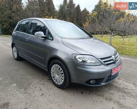 Серый Фольксваген Гольф Плюс, объемом двигателя 1.4 л и пробегом 145 тыс. км за 5700 $, фото 2 на Automoto.ua