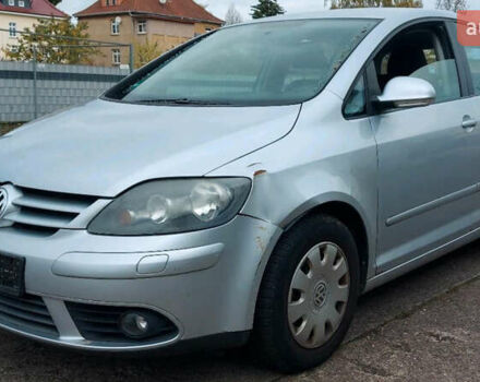 Серый Фольксваген Гольф Плюс, объемом двигателя 1.4 л и пробегом 196 тыс. км за 5250 $, фото 2 на Automoto.ua