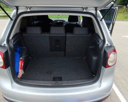 Серый Фольксваген Гольф Плюс, объемом двигателя 1.6 л и пробегом 240 тыс. км за 5999 $, фото 5 на Automoto.ua