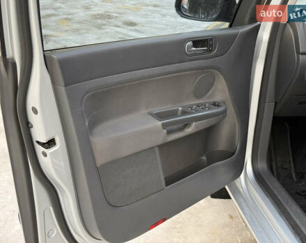 Серый Фольксваген Гольф Плюс, объемом двигателя 1.6 л и пробегом 243 тыс. км за 6000 $, фото 16 на Automoto.ua