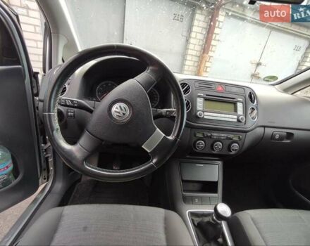 Серый Фольксваген Гольф Плюс, объемом двигателя 1.4 л и пробегом 193 тыс. км за 6400 $, фото 10 на Automoto.ua