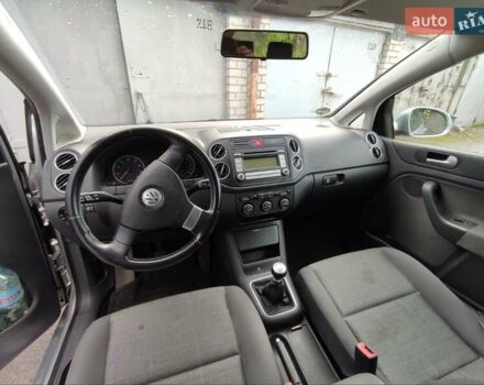 Серый Фольксваген Гольф Плюс, объемом двигателя 1.4 л и пробегом 193 тыс. км за 6400 $, фото 9 на Automoto.ua