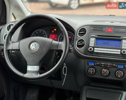Серый Фольксваген Гольф Плюс, объемом двигателя 1.6 л и пробегом 220 тыс. км за 6190 $, фото 70 на Automoto.ua