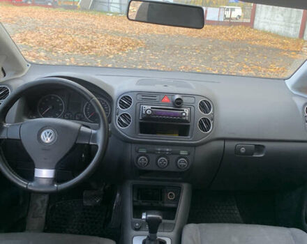 Серый Фольксваген Гольф Плюс, объемом двигателя 1.6 л и пробегом 222 тыс. км за 6499 $, фото 6 на Automoto.ua