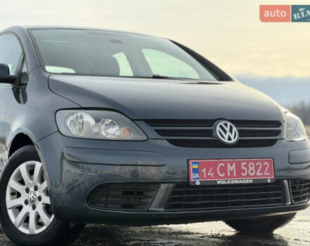 Сірий Фольксваген Golf Plus, об'ємом двигуна 1.6 л та пробігом 197 тис. км за 7999 $, фото 6 на Automoto.ua