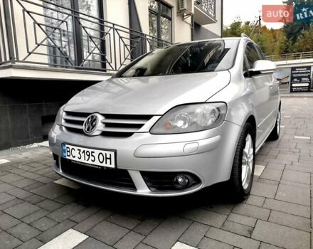 Серый Фольксваген Гольф Плюс, объемом двигателя 1.6 л и пробегом 233 тыс. км за 5750 $, фото 5 на Automoto.ua