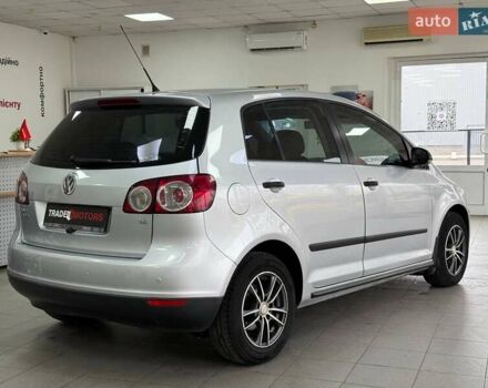 Серый Фольксваген Гольф Плюс, объемом двигателя 1.6 л и пробегом 283 тыс. км за 6490 $, фото 7 на Automoto.ua