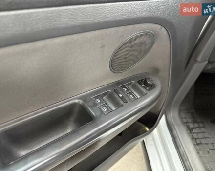 Серый Фольксваген Гольф Плюс, объемом двигателя 1.6 л и пробегом 283 тыс. км за 6490 $, фото 16 на Automoto.ua