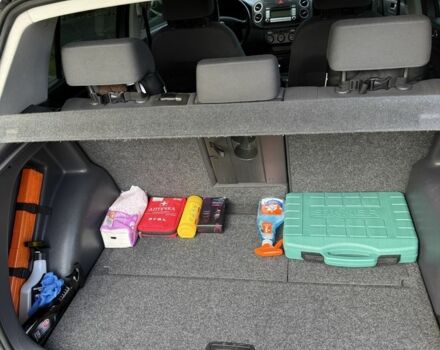 Серый Фольксваген Гольф Плюс, объемом двигателя 1.6 л и пробегом 227 тыс. км за 8900 $, фото 7 на Automoto.ua