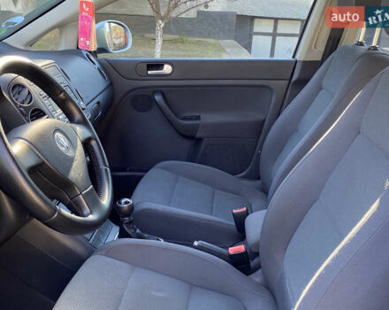 Серый Фольксваген Гольф Плюс, объемом двигателя 1.6 л и пробегом 202 тыс. км за 5800 $, фото 10 на Automoto.ua