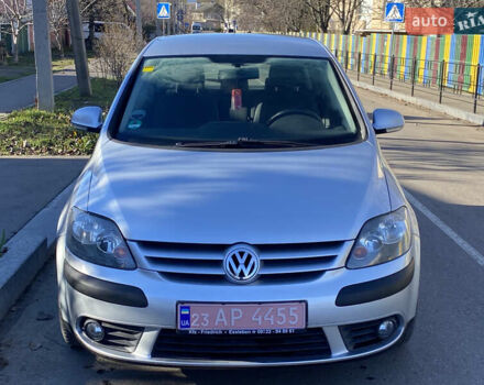 Серый Фольксваген Гольф Плюс, объемом двигателя 1.6 л и пробегом 202 тыс. км за 5800 $, фото 3 на Automoto.ua