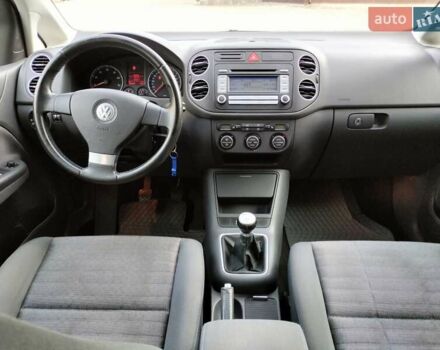 Серый Фольксваген Гольф Плюс, объемом двигателя 1.6 л и пробегом 106 тыс. км за 7300 $, фото 33 на Automoto.ua