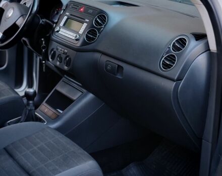 Серый Фольксваген Гольф Плюс, объемом двигателя 1.6 л и пробегом 181 тыс. км за 5499 $, фото 9 на Automoto.ua