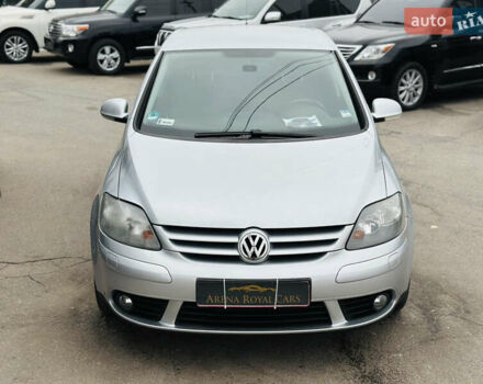 Серый Фольксваген Гольф Плюс, объемом двигателя 1.6 л и пробегом 183 тыс. км за 7200 $, фото 7 на Automoto.ua