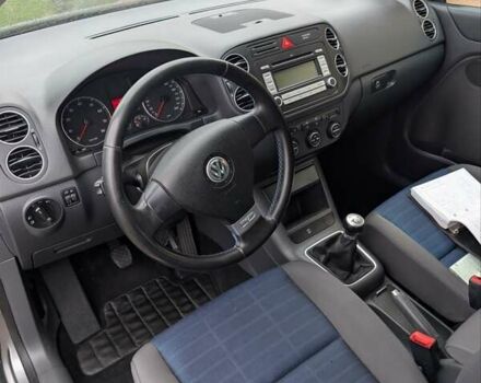 Сірий Фольксваген Golf Plus, об'ємом двигуна 1.62 л та пробігом 194 тис. км за 6000 $, фото 11 на Automoto.ua