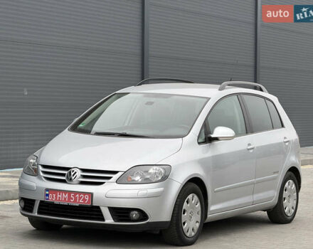 Серый Фольксваген Гольф Плюс, объемом двигателя 1.6 л и пробегом 206 тыс. км за 6200 $, фото 4 на Automoto.ua