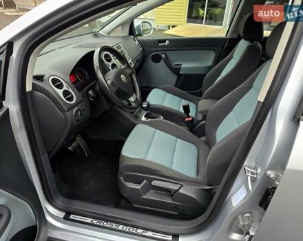 Серый Фольксваген Гольф Плюс, объемом двигателя 1.4 л и пробегом 121 тыс. км за 7400 $, фото 71 на Automoto.ua