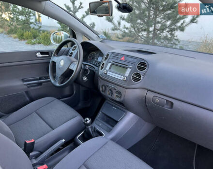 Серый Фольксваген Гольф Плюс, объемом двигателя 1.6 л и пробегом 99 тыс. км за 7250 $, фото 54 на Automoto.ua