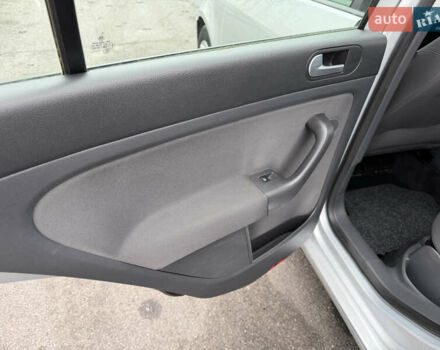 Сірий Фольксваген Golf Plus, об'ємом двигуна 1.6 л та пробігом 219 тис. км за 6499 $, фото 35 на Automoto.ua