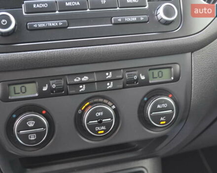 Сірий Фольксваген Golf Plus, об'ємом двигуна 1.6 л та пробігом 160 тис. км за 7999 $, фото 46 на Automoto.ua