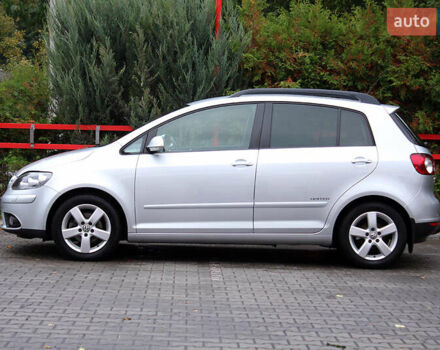 Серый Фольксваген Гольф Плюс, объемом двигателя 1.6 л и пробегом 189 тыс. км за 7800 $, фото 1 на Automoto.ua