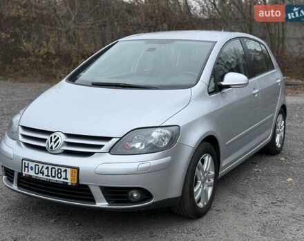 Серый Фольксваген Гольф Плюс, объемом двигателя 1.6 л и пробегом 189 тыс. км за 8400 $, фото 1 на Automoto.ua
