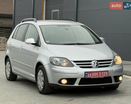 Серый Фольксваген Гольф Плюс, объемом двигателя 1.6 л и пробегом 206 тыс. км за 6200 $, фото 7 на Automoto.ua