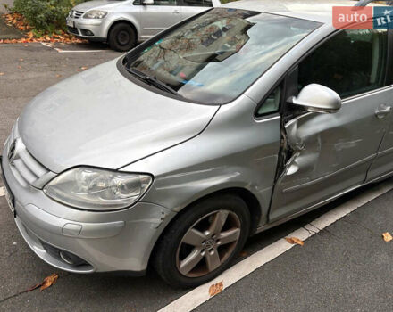 Серый Фольксваген Гольф Плюс, объемом двигателя 0 л и пробегом 200 тыс. км за 4999 $, фото 2 на Automoto.ua