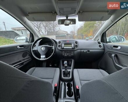 Серый Фольксваген Гольф Плюс, объемом двигателя 1.6 л и пробегом 127 тыс. км за 7550 $, фото 52 на Automoto.ua