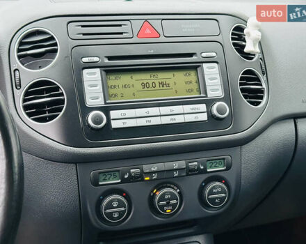 Серый Фольксваген Гольф Плюс, объемом двигателя 1.6 л и пробегом 245 тыс. км за 7800 $, фото 30 на Automoto.ua