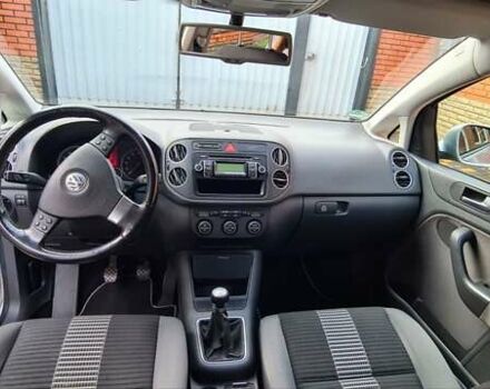 Серый Фольксваген Гольф Плюс, объемом двигателя 1.4 л и пробегом 180 тыс. км за 6900 $, фото 13 на Automoto.ua