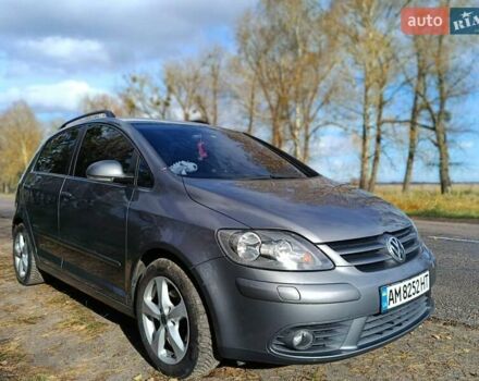 Фольксваген Гольф Плюс 2008 в Коростене на Automoto.ua Серый Фольксваген Гольф Плюс, объемом двигателя 1.6 л и пробегом 194 тыс. км за 6850 $, фото 6 на Automoto.ua