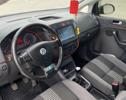 Серый Фольксваген Гольф Плюс, объемом двигателя 1.4 л и пробегом 231 тыс. км за 6600 $, фото 1 на Automoto.ua