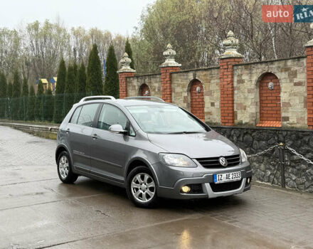 Серый Фольксваген Гольф Плюс, объемом двигателя 1.6 л и пробегом 225 тыс. км за 7399 $, фото 6 на Automoto.ua