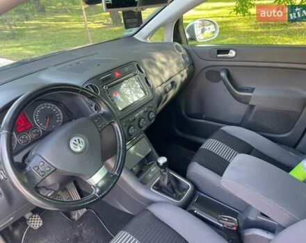 Серый Фольксваген Гольф Плюс, объемом двигателя 1.4 л и пробегом 206 тыс. км за 6300 $, фото 9 на Automoto.ua
