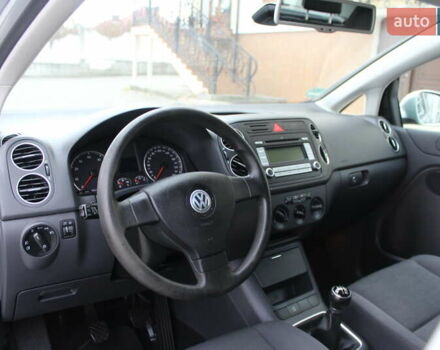 Фольксваген Гольф Плюс 2008 в Трускавце на Automoto.ua Серый Фольксваген Гольф Плюс, объемом двигателя 1.6 л и пробегом 195 тыс. км за 6790 $, фото 59 на Automoto.ua